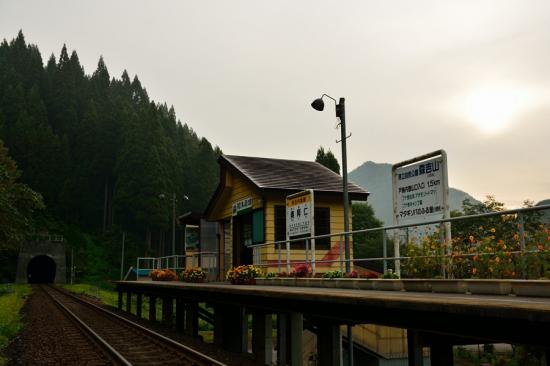 慌てずに正々堂々と秘境駅に行ってきたから写真うｐする_8.5439481436836E+96