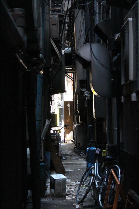 【サイバーパンク】歌舞伎町の路地裏の写真貼ってく【禁断の現場に行ってきた!!】_2047